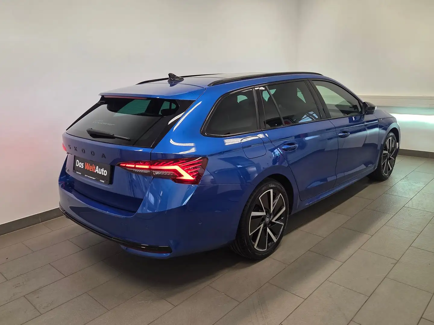 Skoda Octavia Sportline TSI mHEV DSG Blau - 2