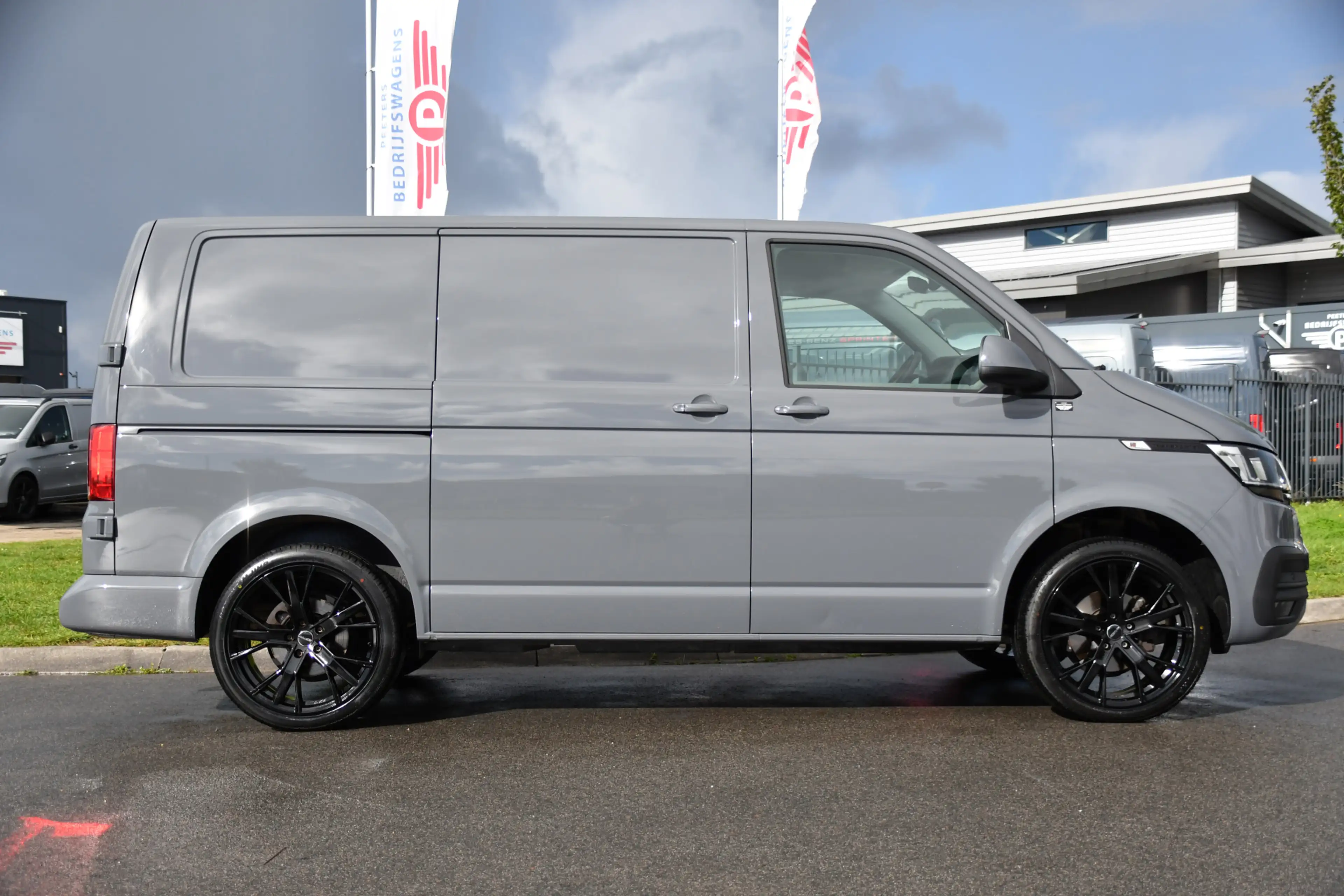 Volkswagen Transporter 2.0 TDI L1H1 30 PB Edition Camera, Cruise, Carplay — photo 10