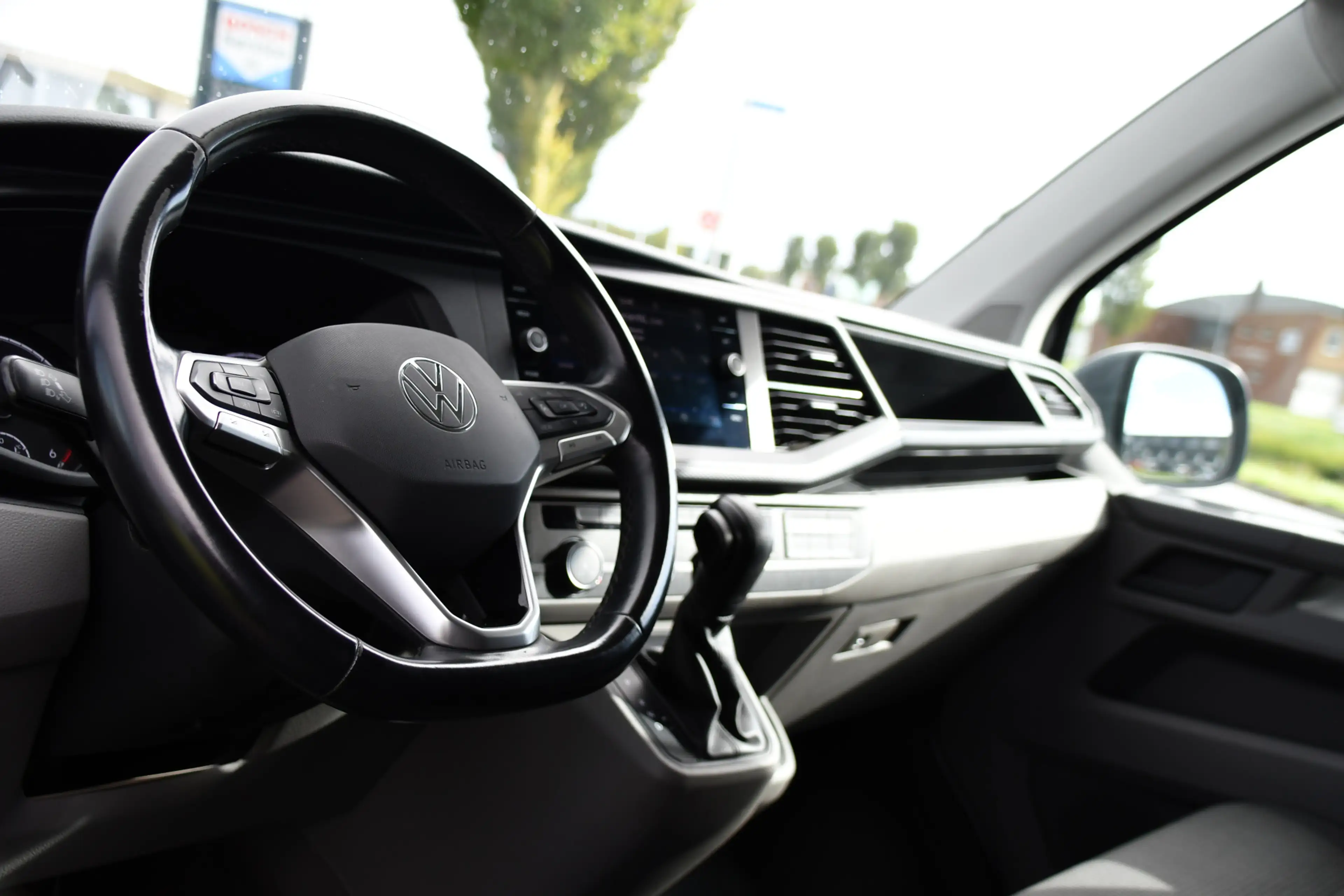 Volkswagen Transporter 2.0 TDI L1H1 30 PB Edition Camera, Cruise, Carplay — photo 12