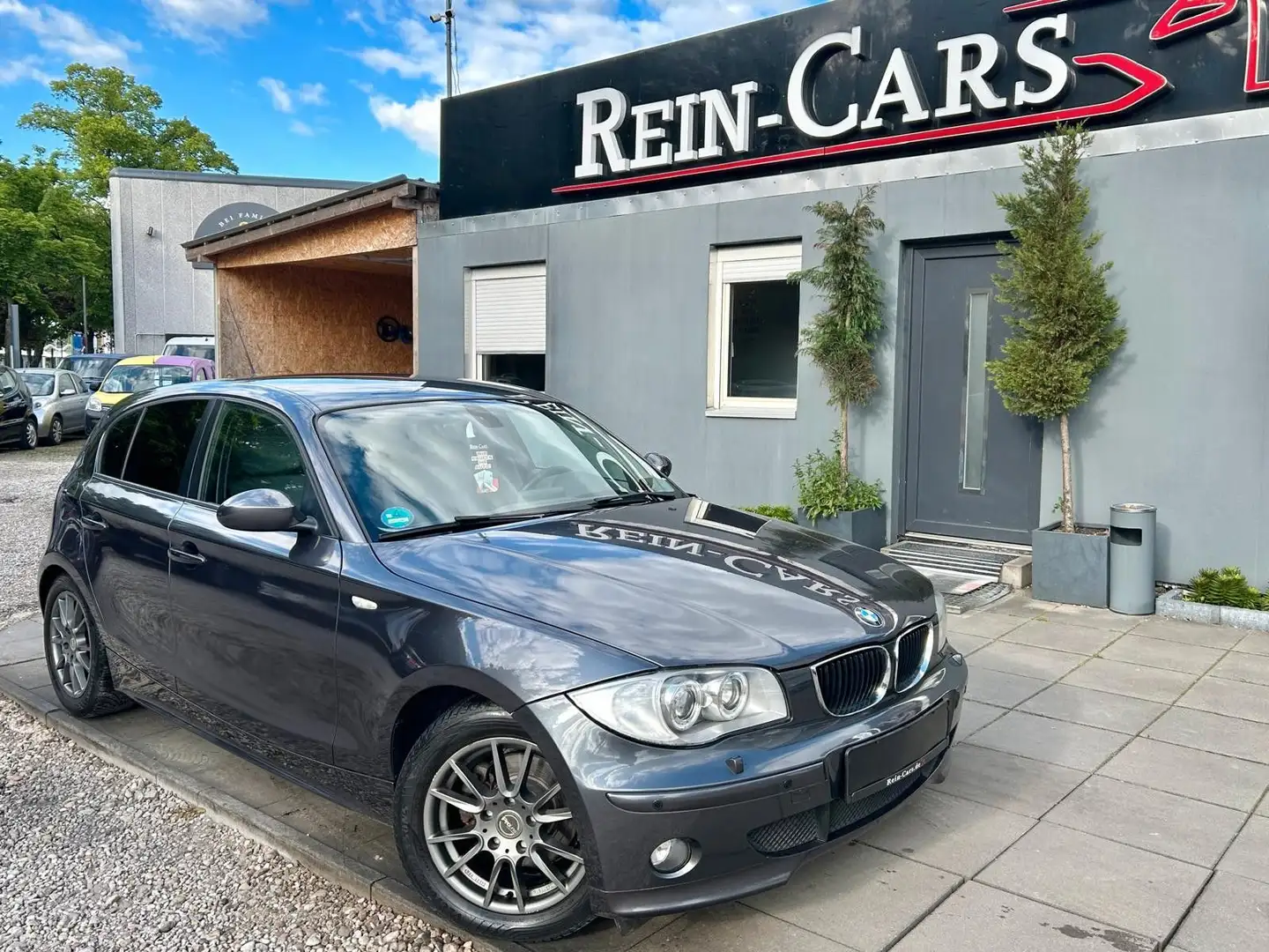 BMW 120 i Lim./XENON/LEDER/NAVI/PDC/MFL/SHZ/VOLL! - 1
