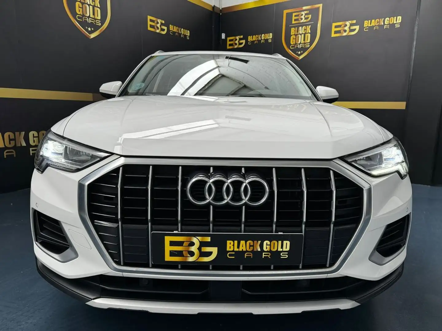 Audi Q3 35 TDI 110kW (150CV) S tronic Weiß - 2