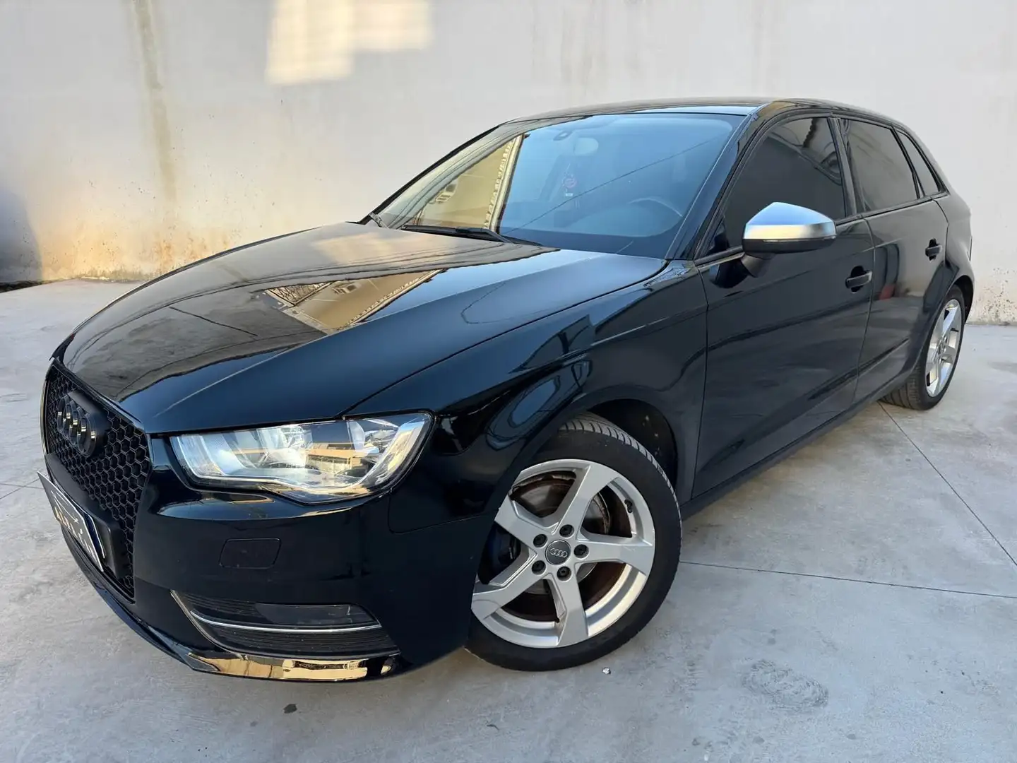 Audi A1 A1 Sportback 1.6 tdi 110CV 2015!!! Noir - 1