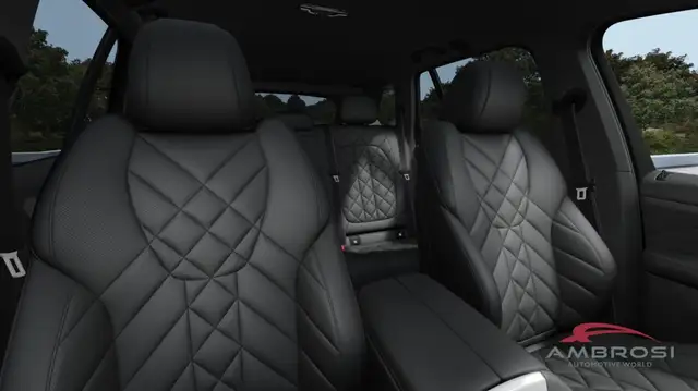 BMW X5 view 11