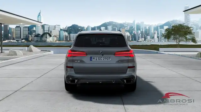 BMW X5 view 5