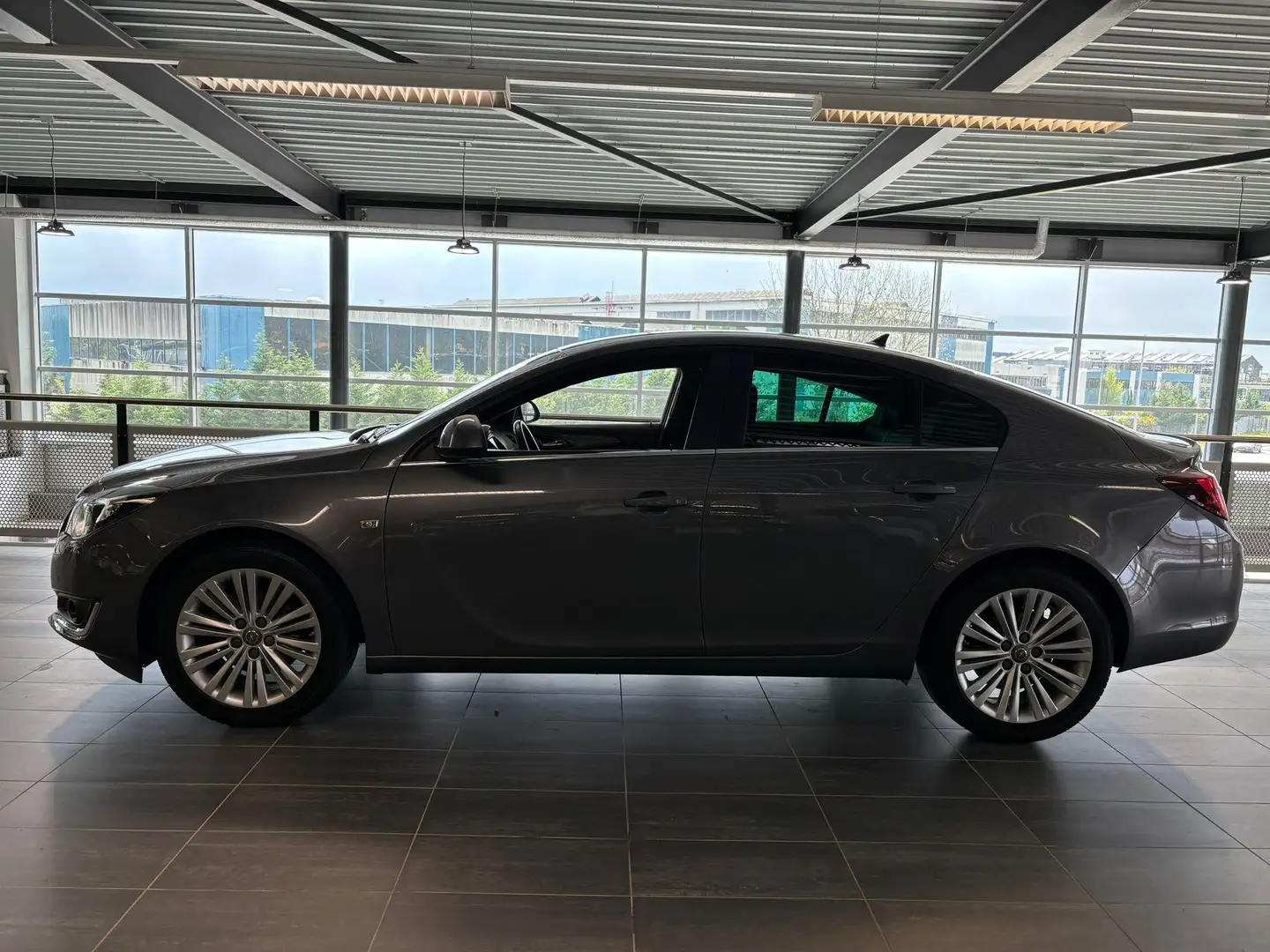 Opel Insignia 1.6 T Business+ 170PK | EU NAVI | LEDEREN BEKLEDIN Grijs - 2