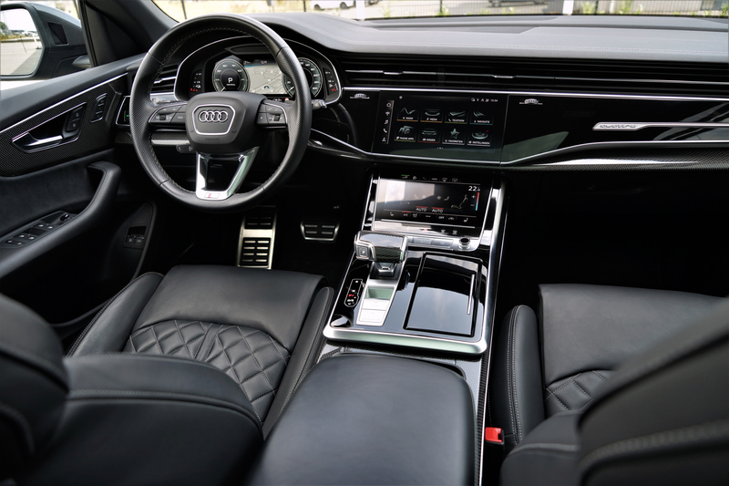 Audi Q8 55 TFSI e quattro S-line Competition GoodwoodGreen — photo 3