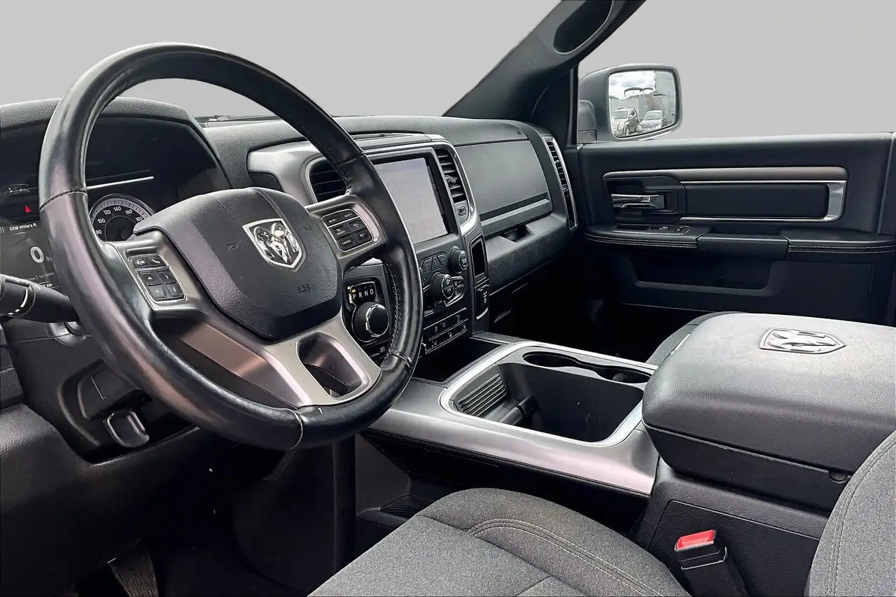 RAM 1500 снимка RAM 1500