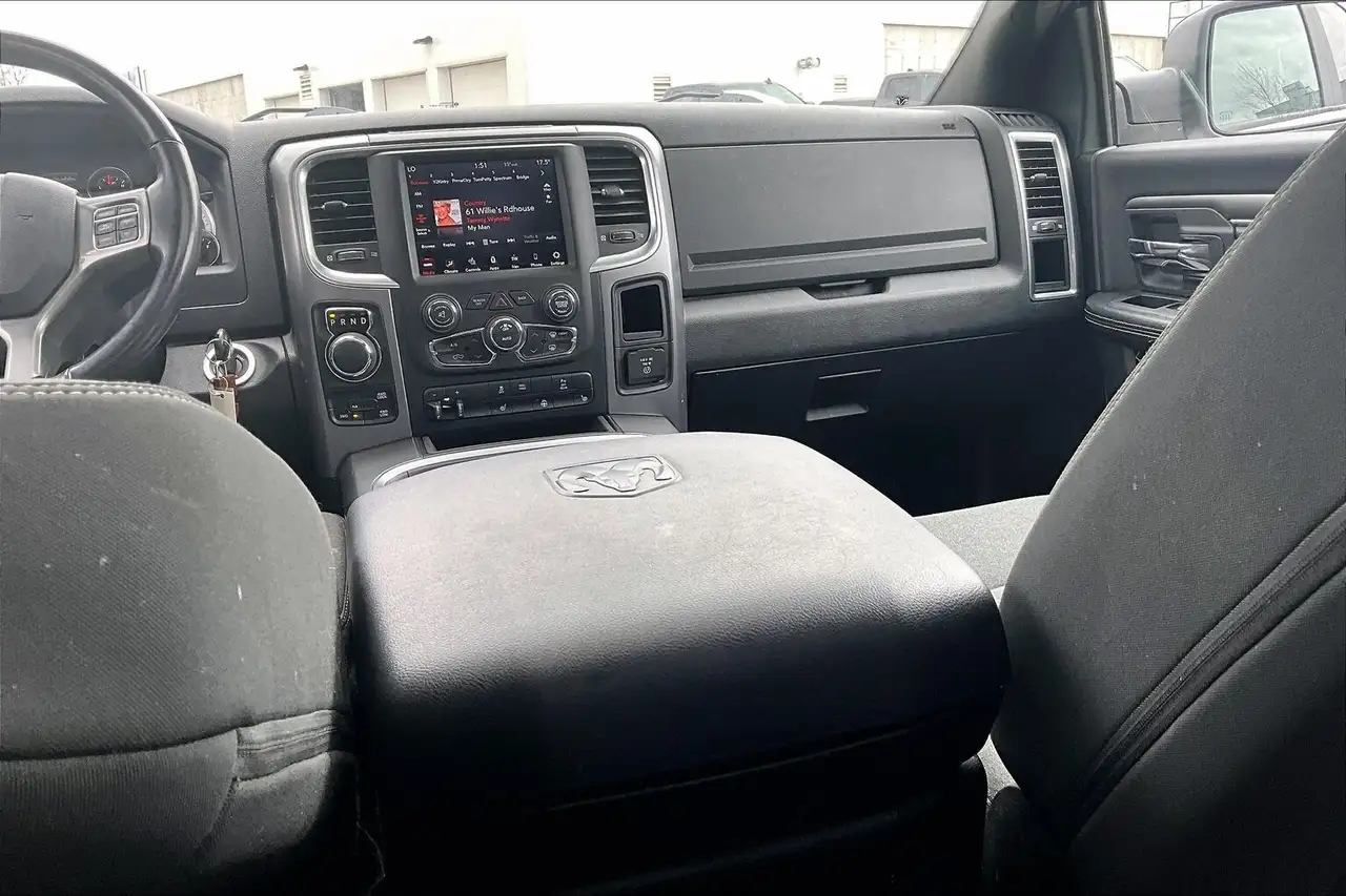 RAM 1500 снимка RAM 1500