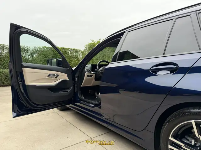 BMW 3 Series view 13