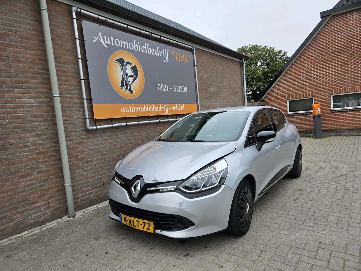 Renault Clio 1.5 dCi ECO Expression Grijs - 1