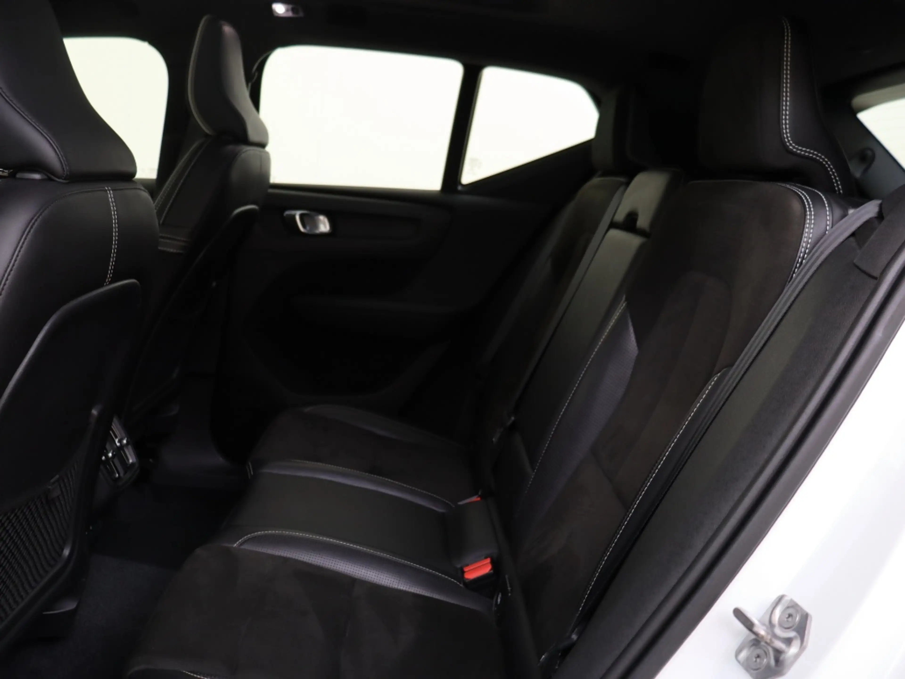 Volvo XC40 2.0 T5 AWD R-Design Inscription. Edition. | Warmte — photo 9