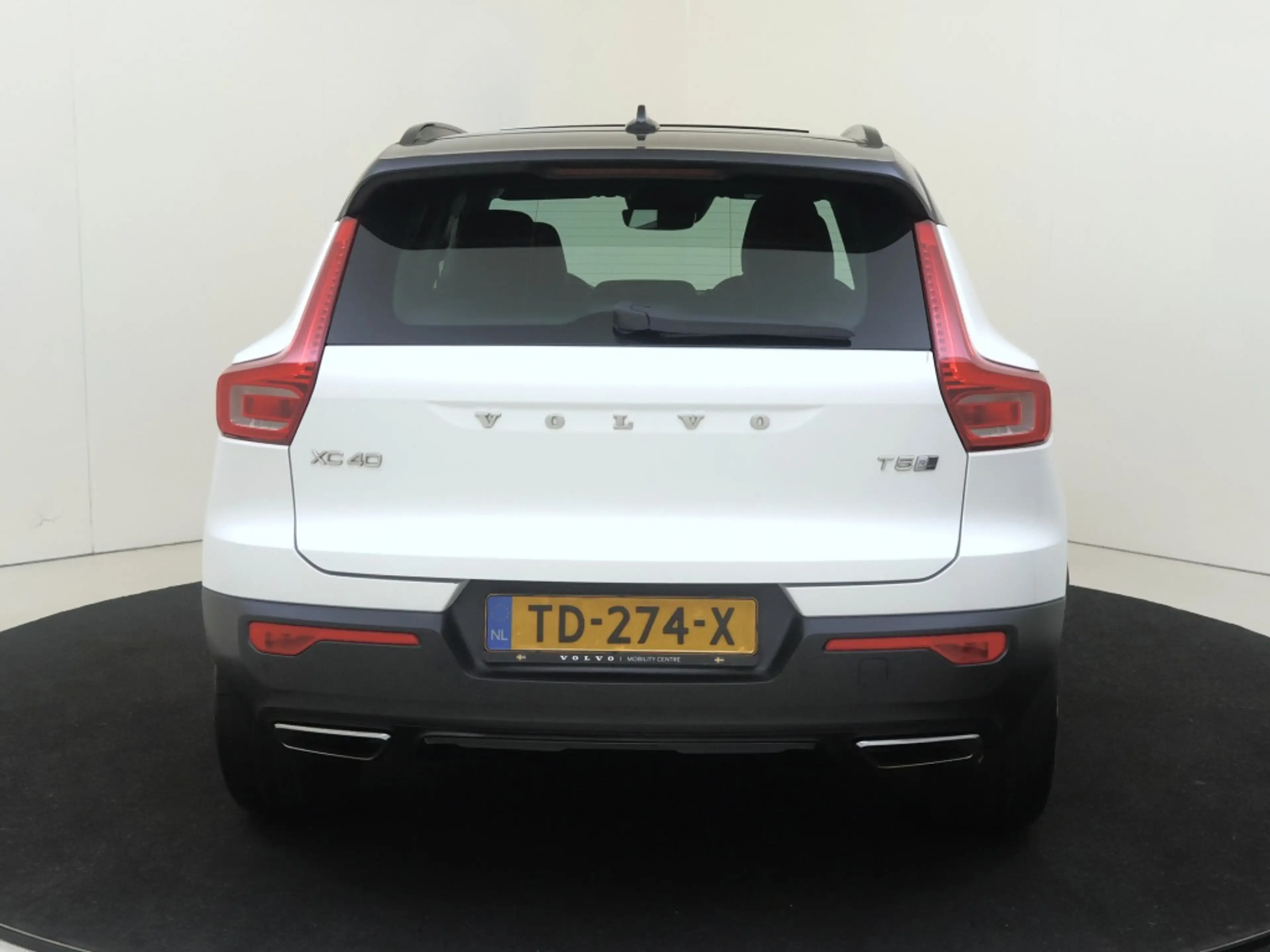 Volvo XC40 2.0 T5 AWD R-Design Inscription. Edition. | Warmte — photo 5
