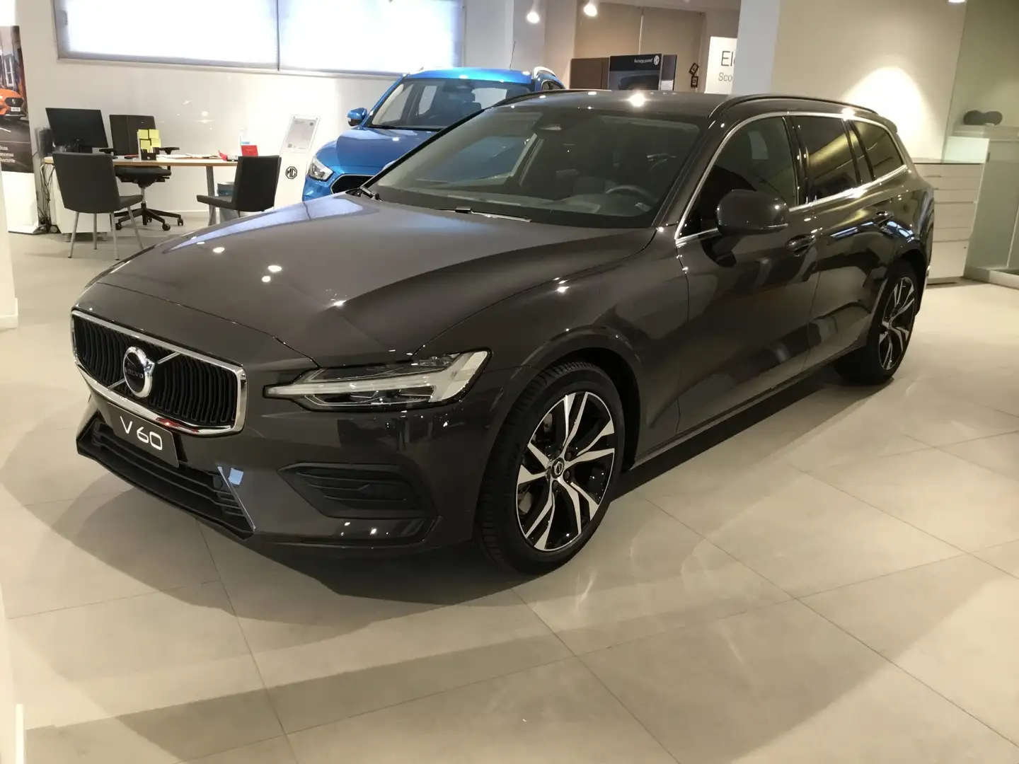 Volvo V60 B4 Diesel Hybrid Aut. Core *AUTOCARRO* Grigio - 1