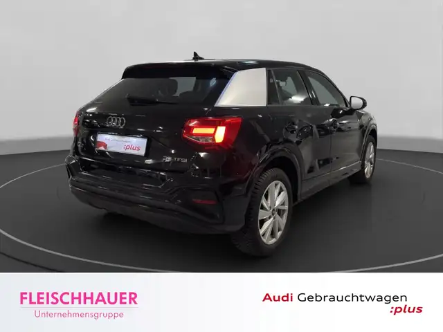 Audi Q2 view 6