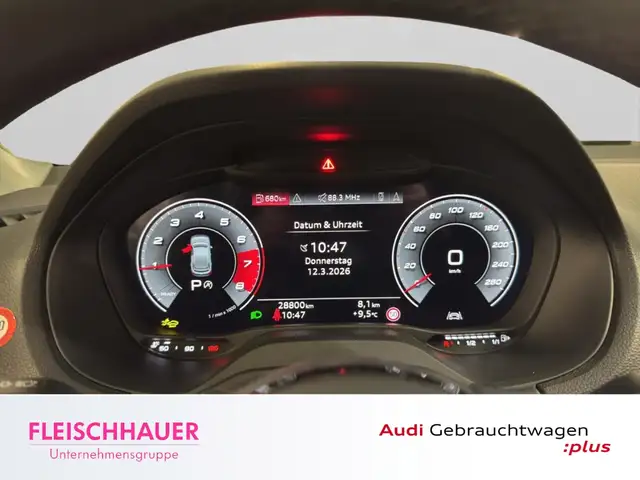 Audi Q2 view 11