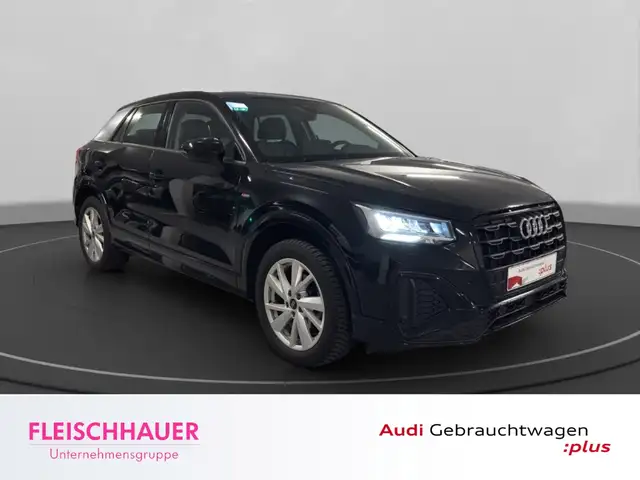 Audi Q2 view 8