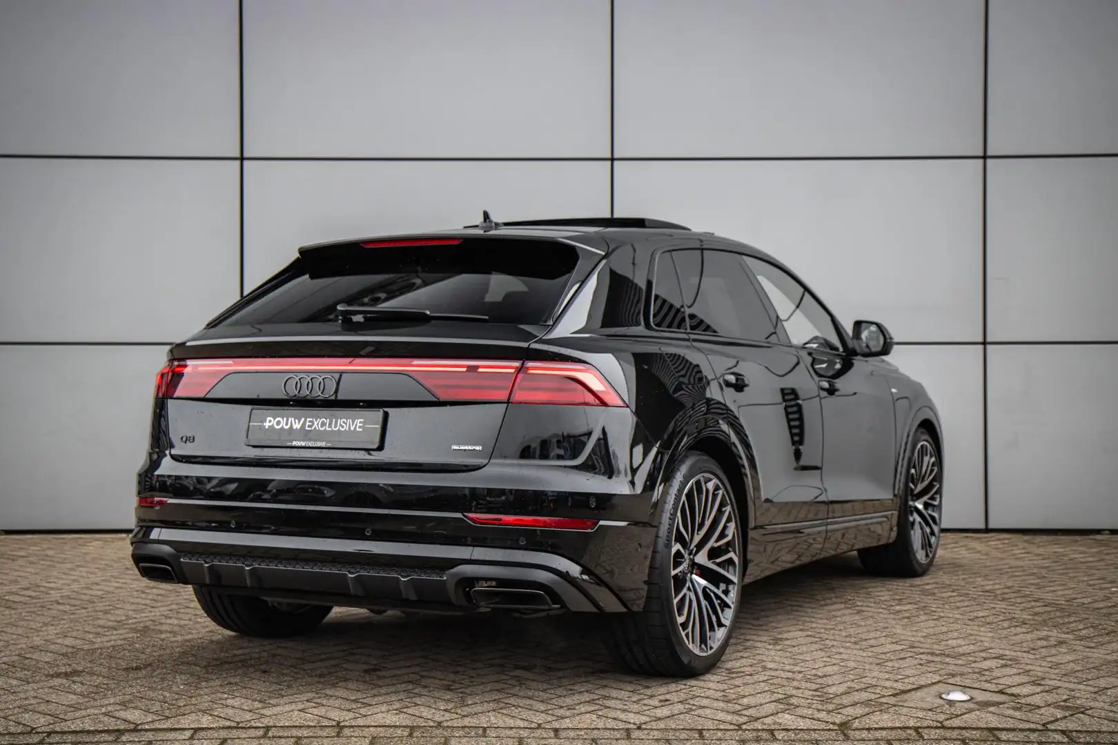 Audi Q8 60 TFSIe 490pk PHEV quattro Pro Line S Competition Zwart - 2