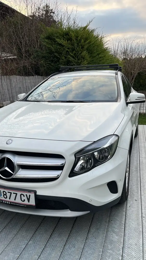Mercedes-Benz GLA 180 d Aut. - 2