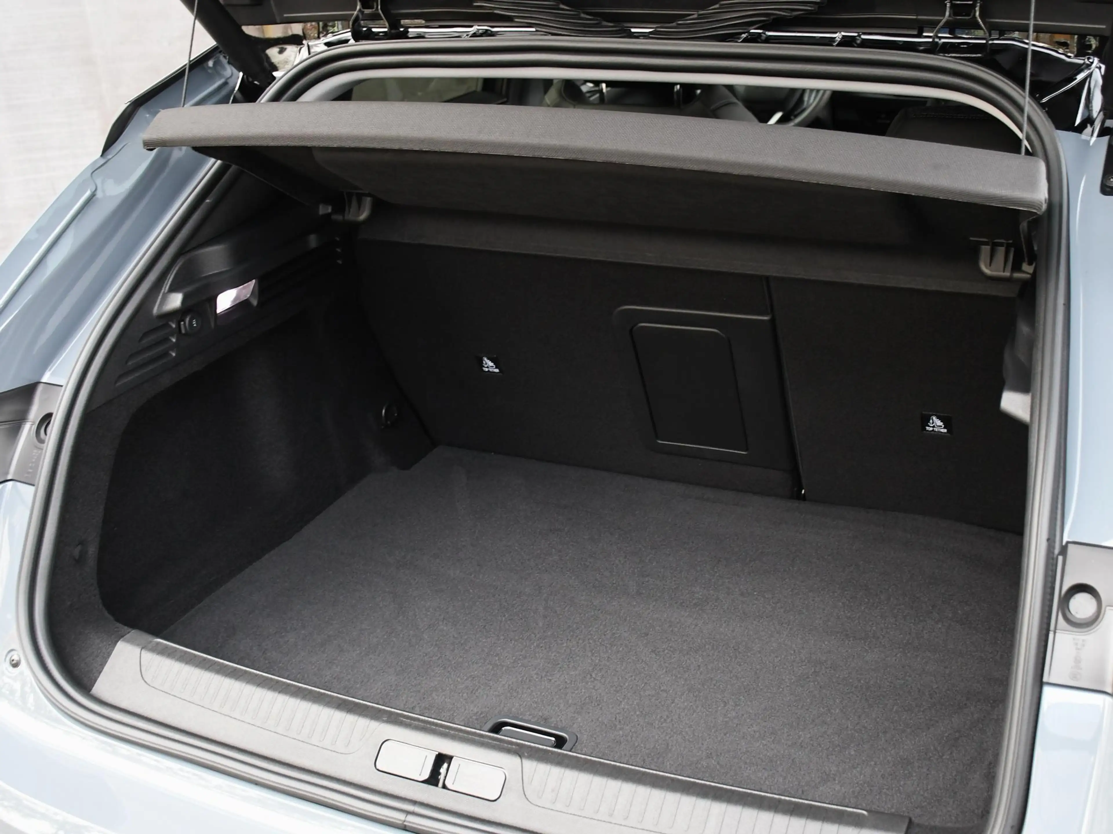 DS Automobiles DS 4 No Pallas E-Tense Comfort Tech Pack 58.3kWh 214pk — photo 13