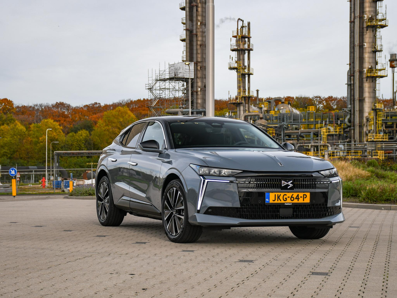 DS Automobiles DS 4 No Pallas E-Tense Comfort Tech Pack 58.3kWh 214pk — photo 4