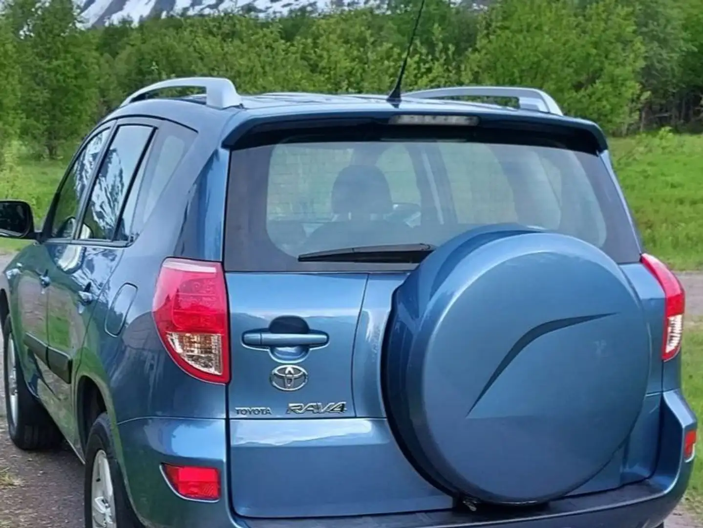 Toyota RAV 4 2.2 Turbo D-4D 16v SX Bleu - 1