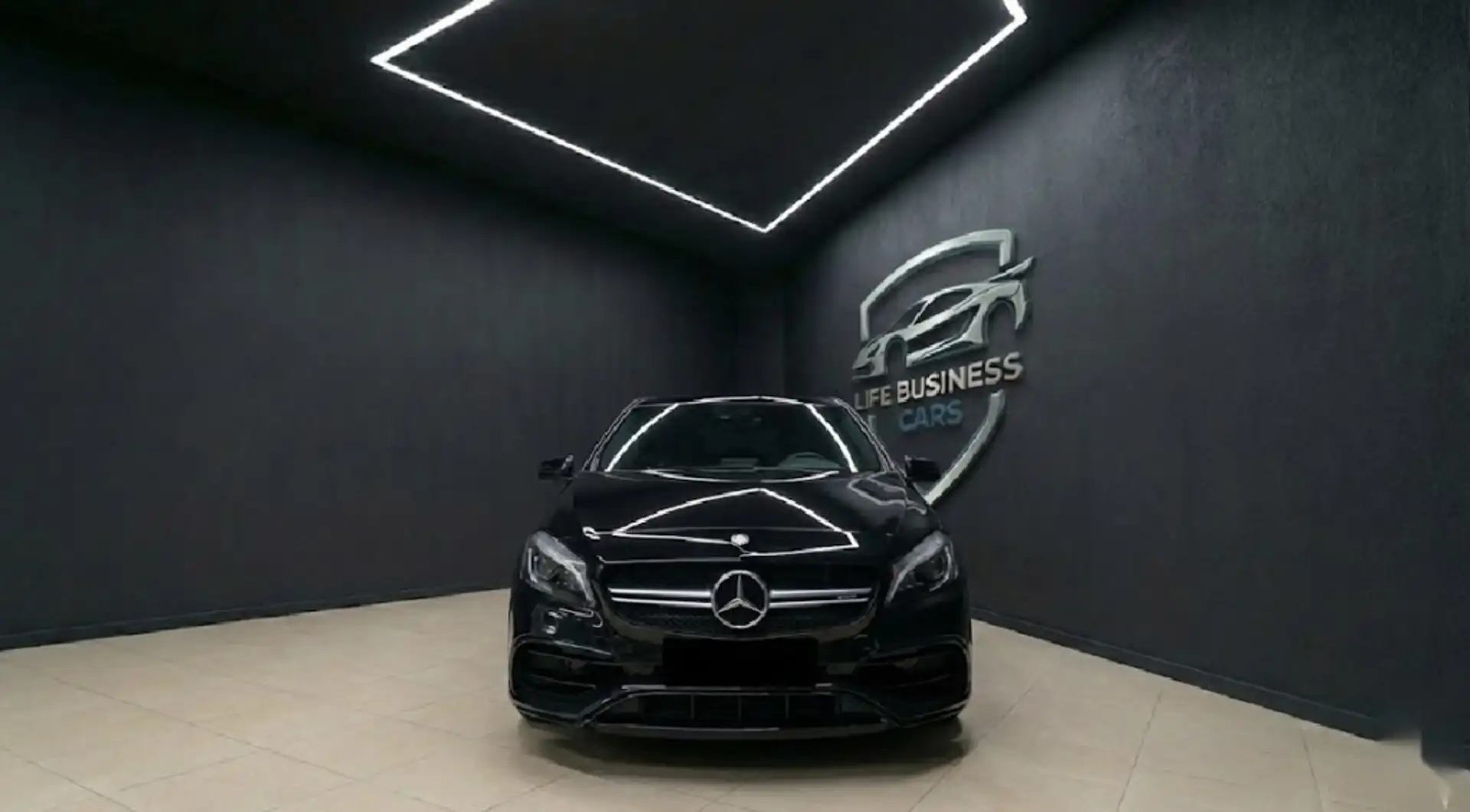 Mercedes-Benz A 45 AMG 4Matic 7G-DCT Noir - 1