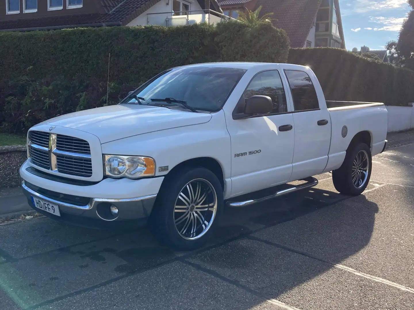 Dodge RAM 5,7 Hemi V8 Biały - 1