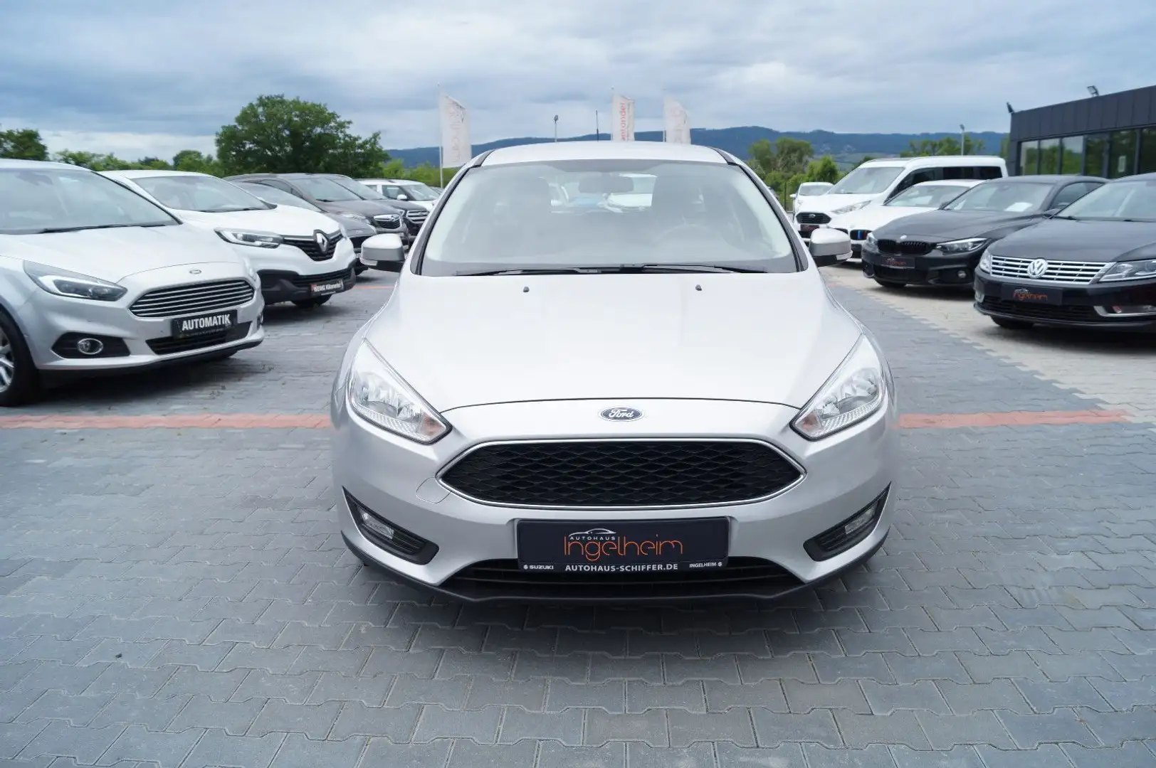 Ford Focus Turnier Klima Tempomat AUTOMATIK PDC Euro6 Plateado - 2