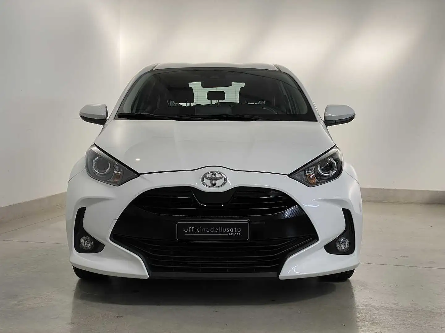 Toyota Yaris 1.0 5 porte Active Blanc - 2