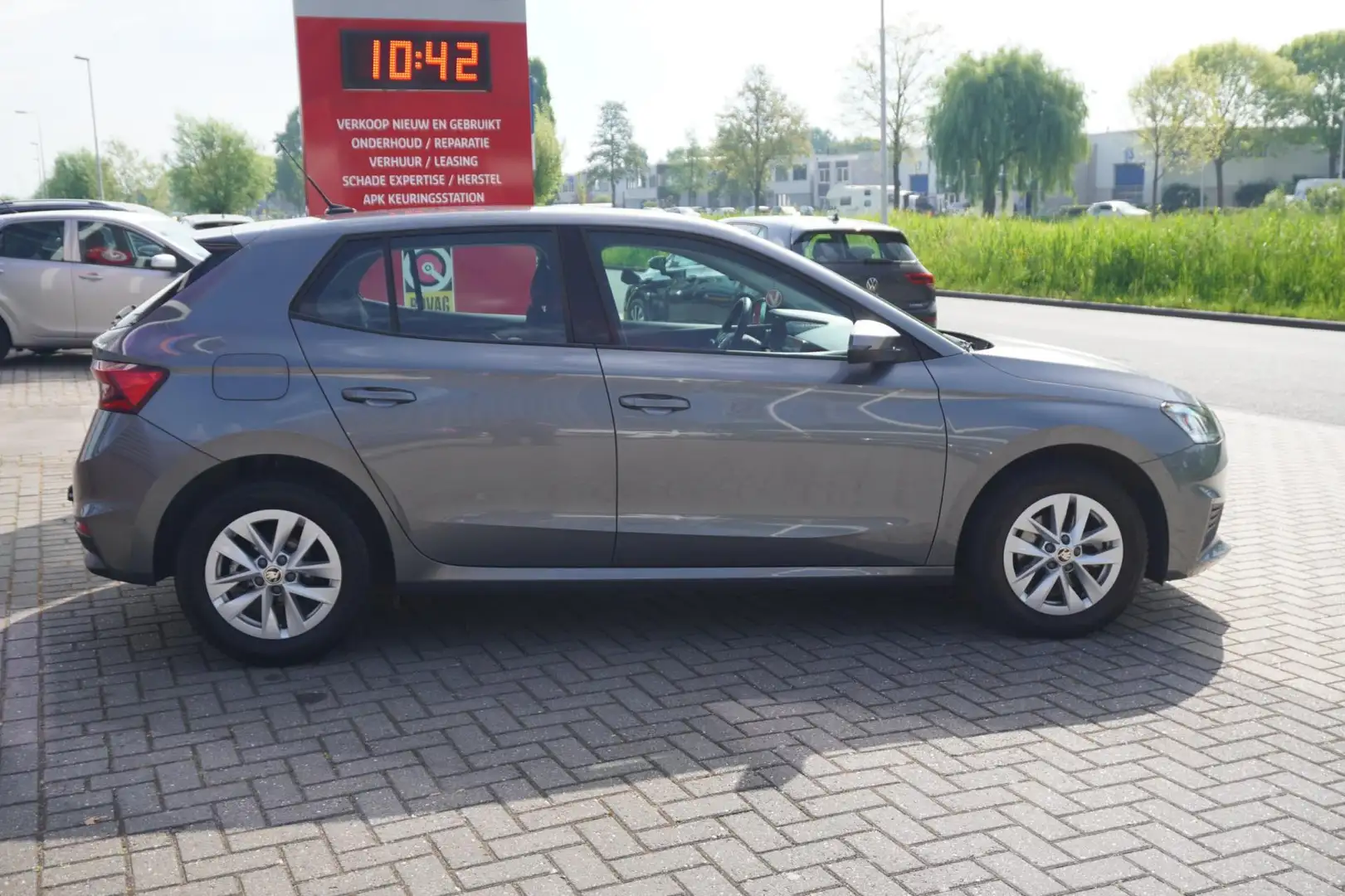 Skoda Fabia 1.0 TSI Ambition Grijs - 2