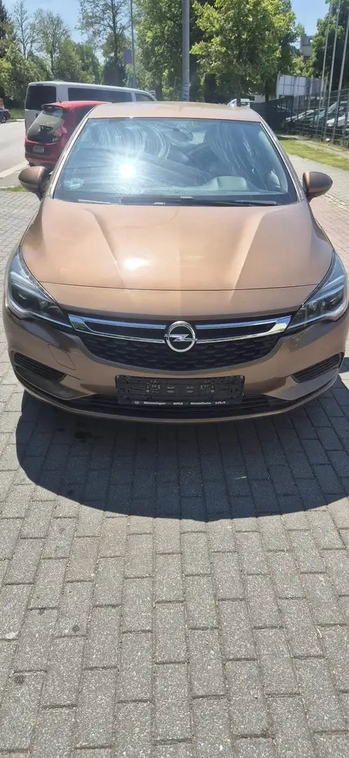 Opel Astra Edition Marrón - 2