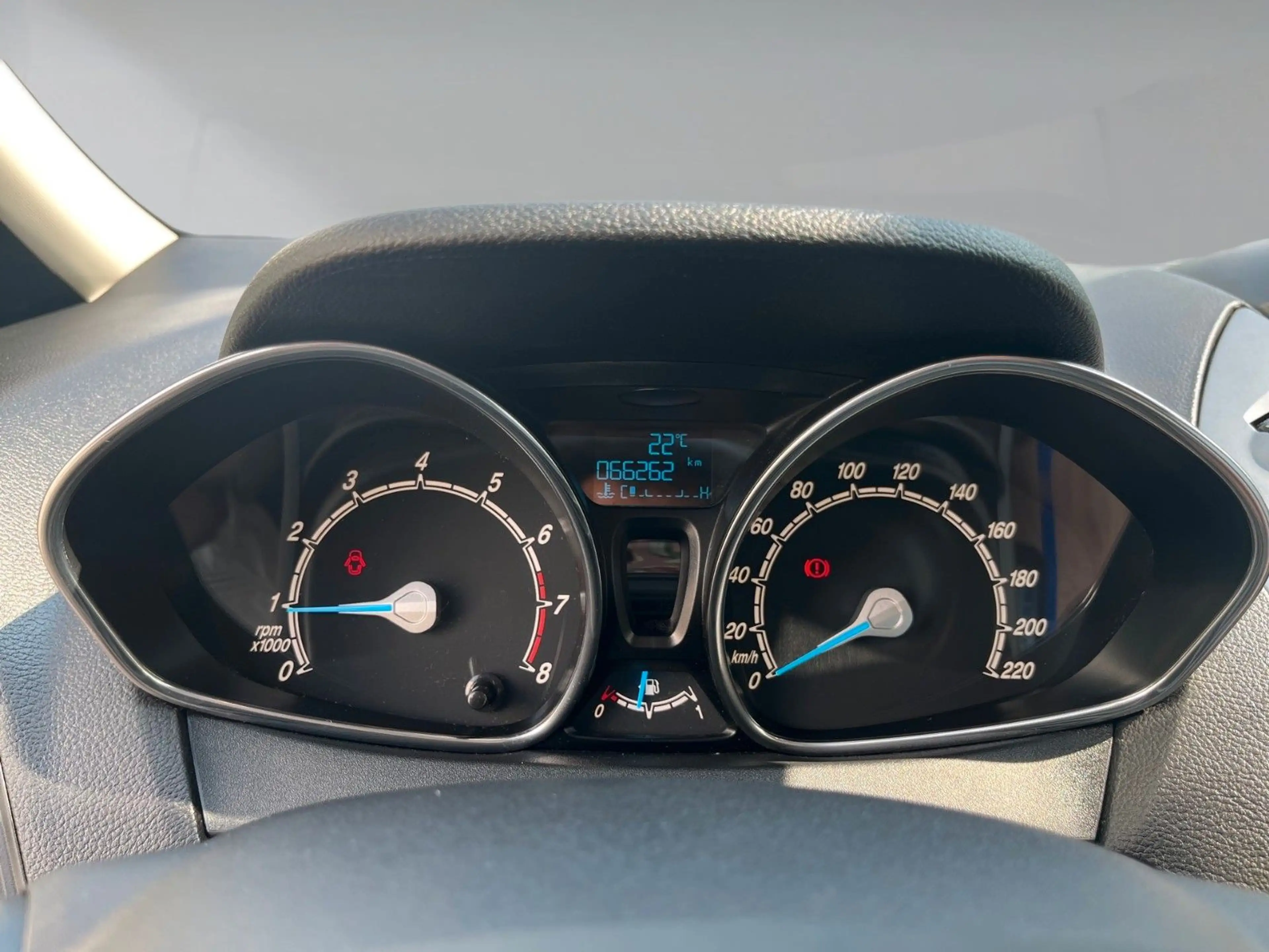 Ford B-Max B-MAX Sync Edition — photo 12
