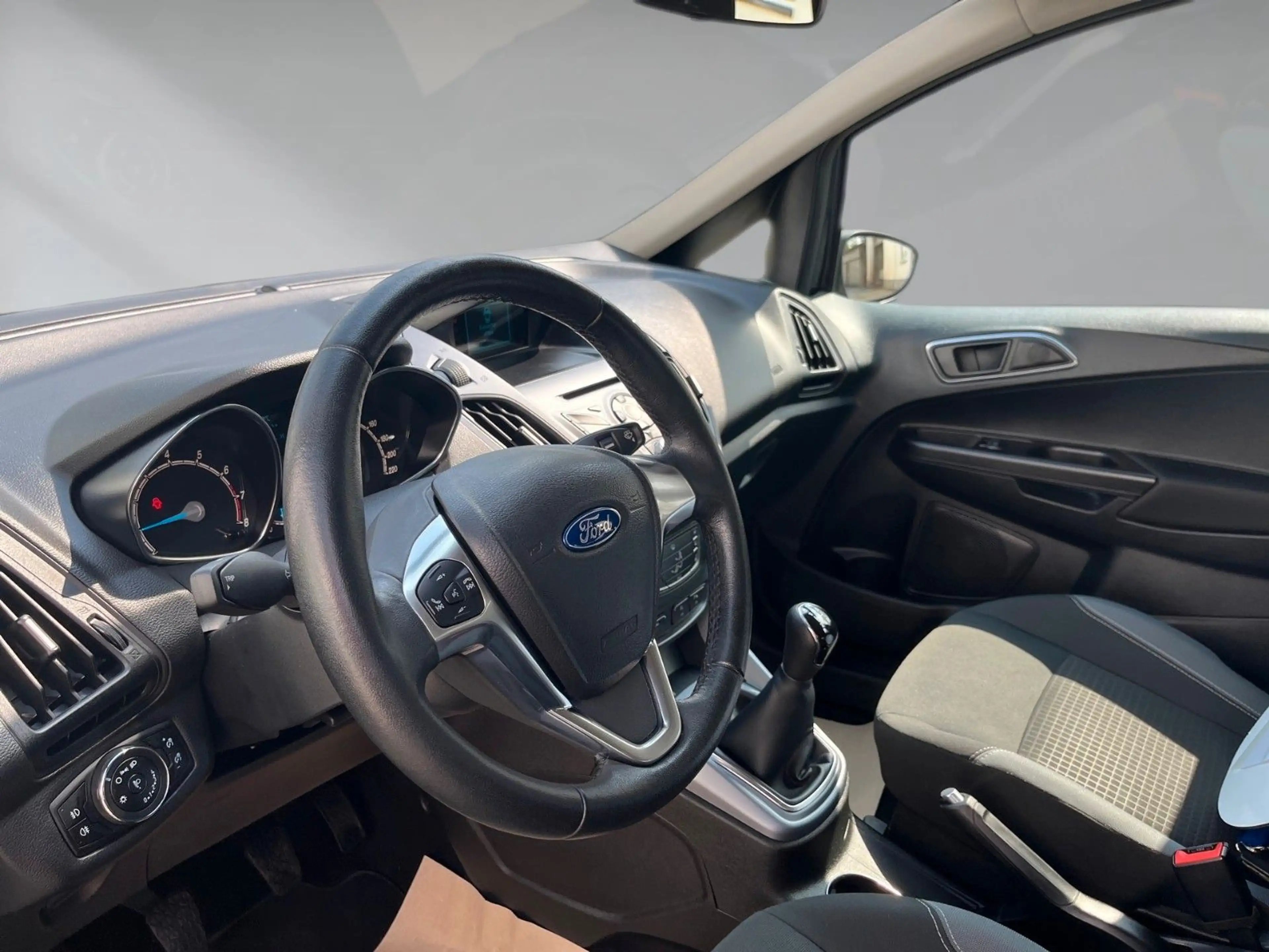 Ford B-Max B-MAX Sync Edition — photo 11