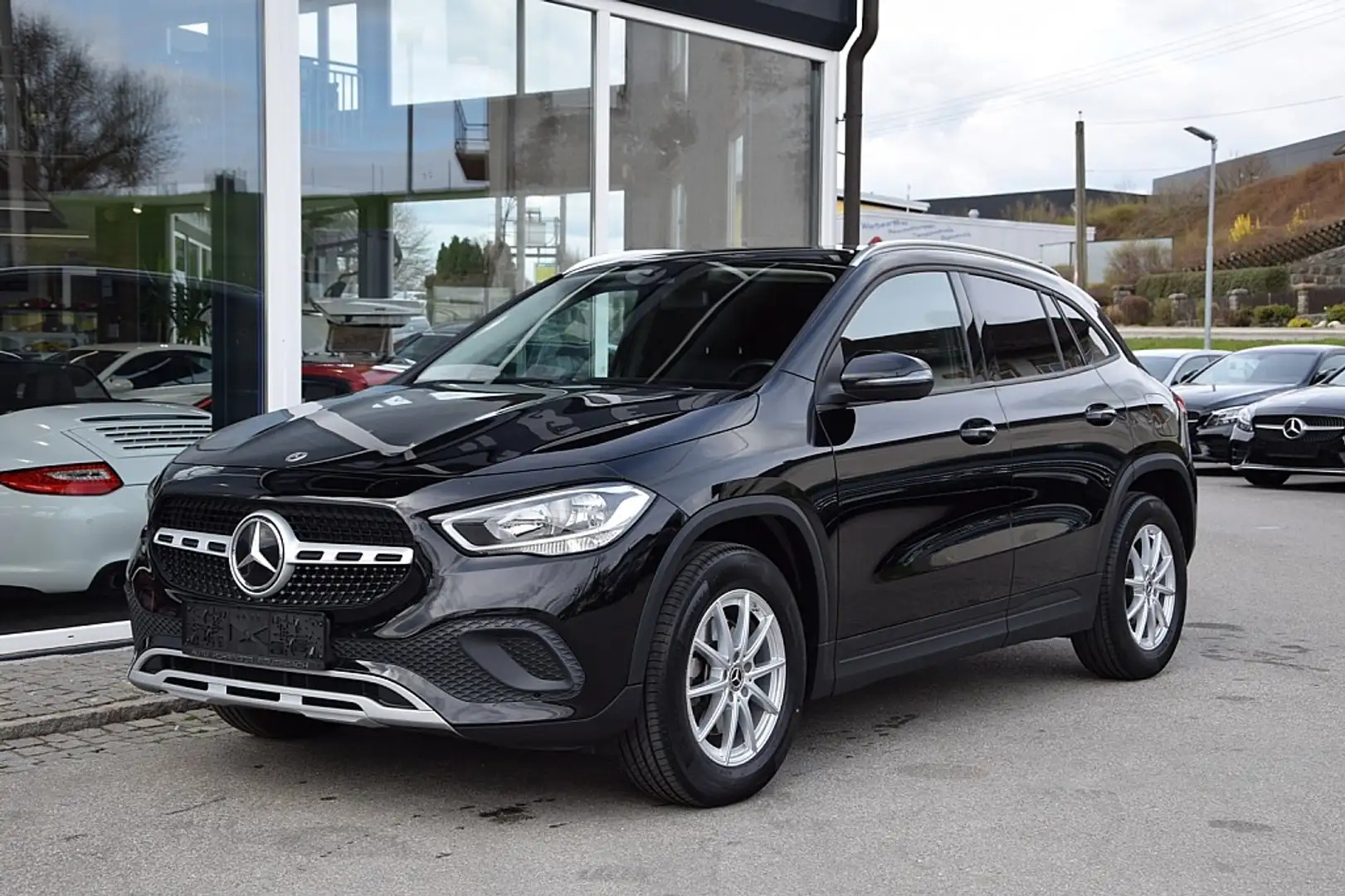 Mercedes-Benz GLA 200 d Aut. Schwarz - 2