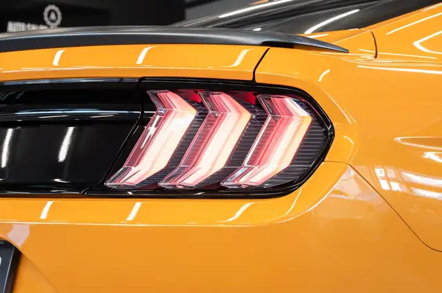Ford Mustang view 8