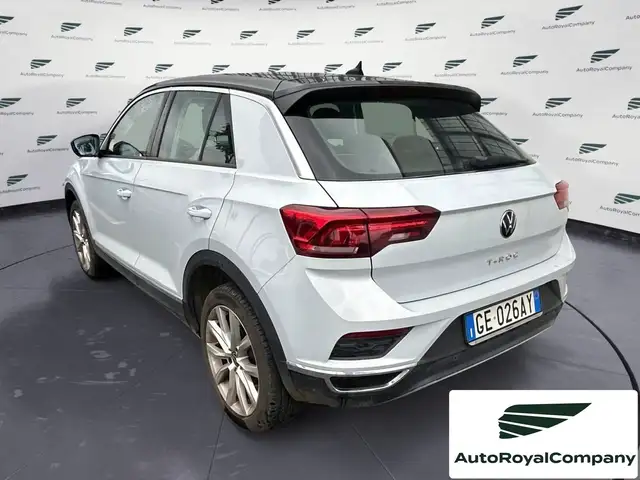 Volkswagen T-Roc view 5