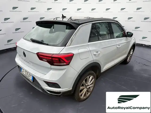 Volkswagen T-Roc view 8