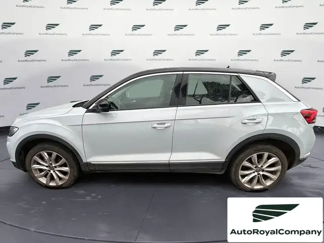 Volkswagen T-Roc view 7