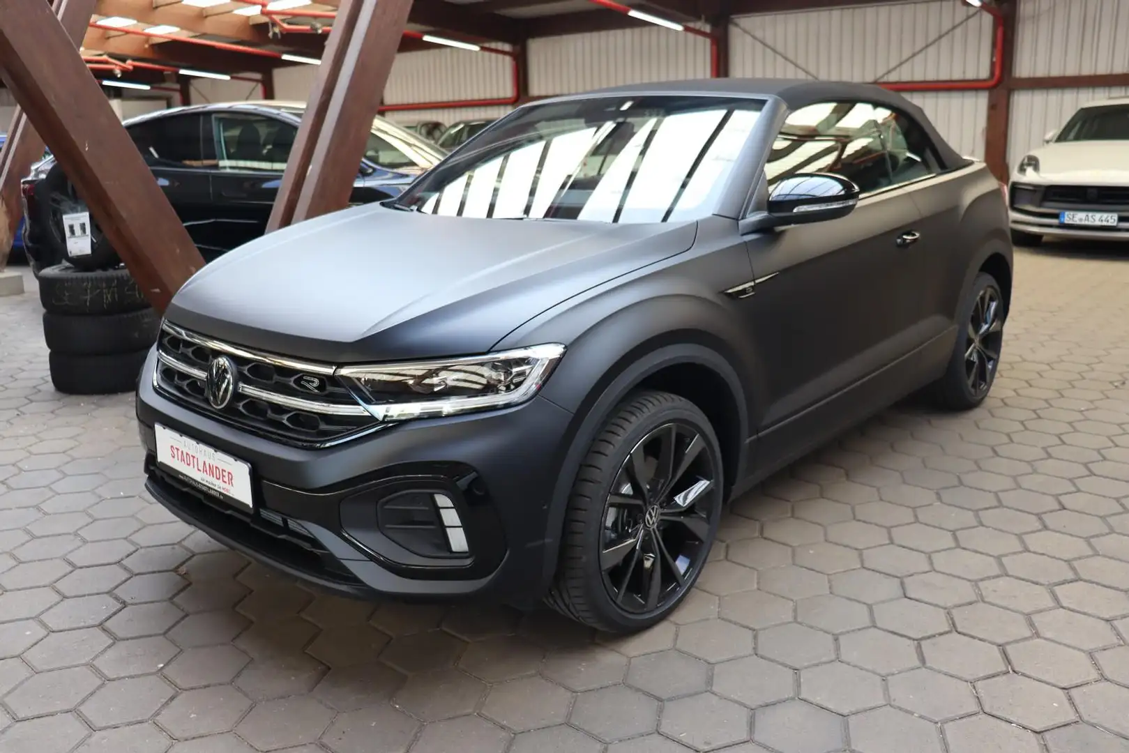 Volkswagen T-Roc Cabrio 1.5 TSI R-Line Edition Black Schwarz - 1