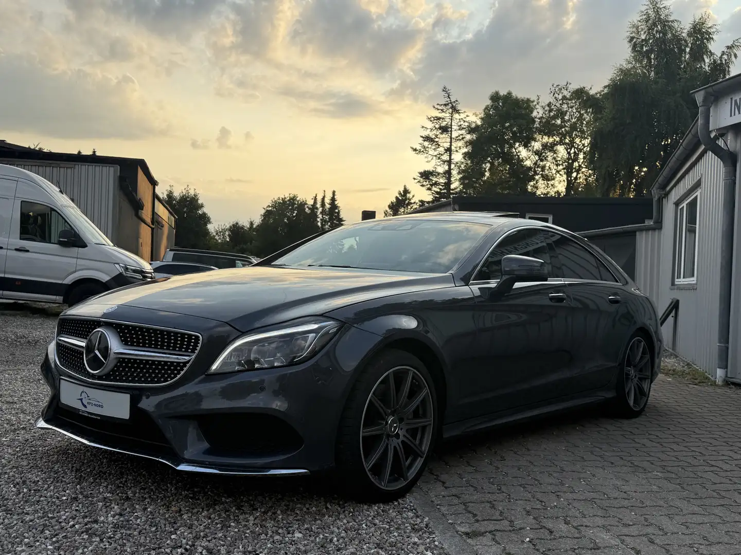 Mercedes-Benz CLS 350 AMG-Paket BlueTec / d 4Matic H/K *S.dach*St.h Grigio - 2
