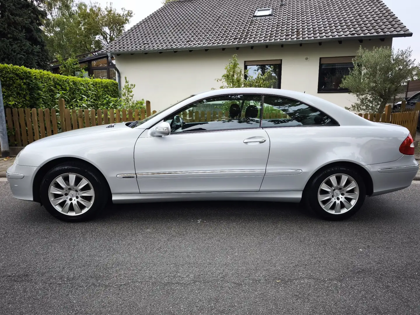 Mercedes-Benz CLK 200 CLK-Klasse Coupe Coupe Komp. Automatik Elegance Silber - 2