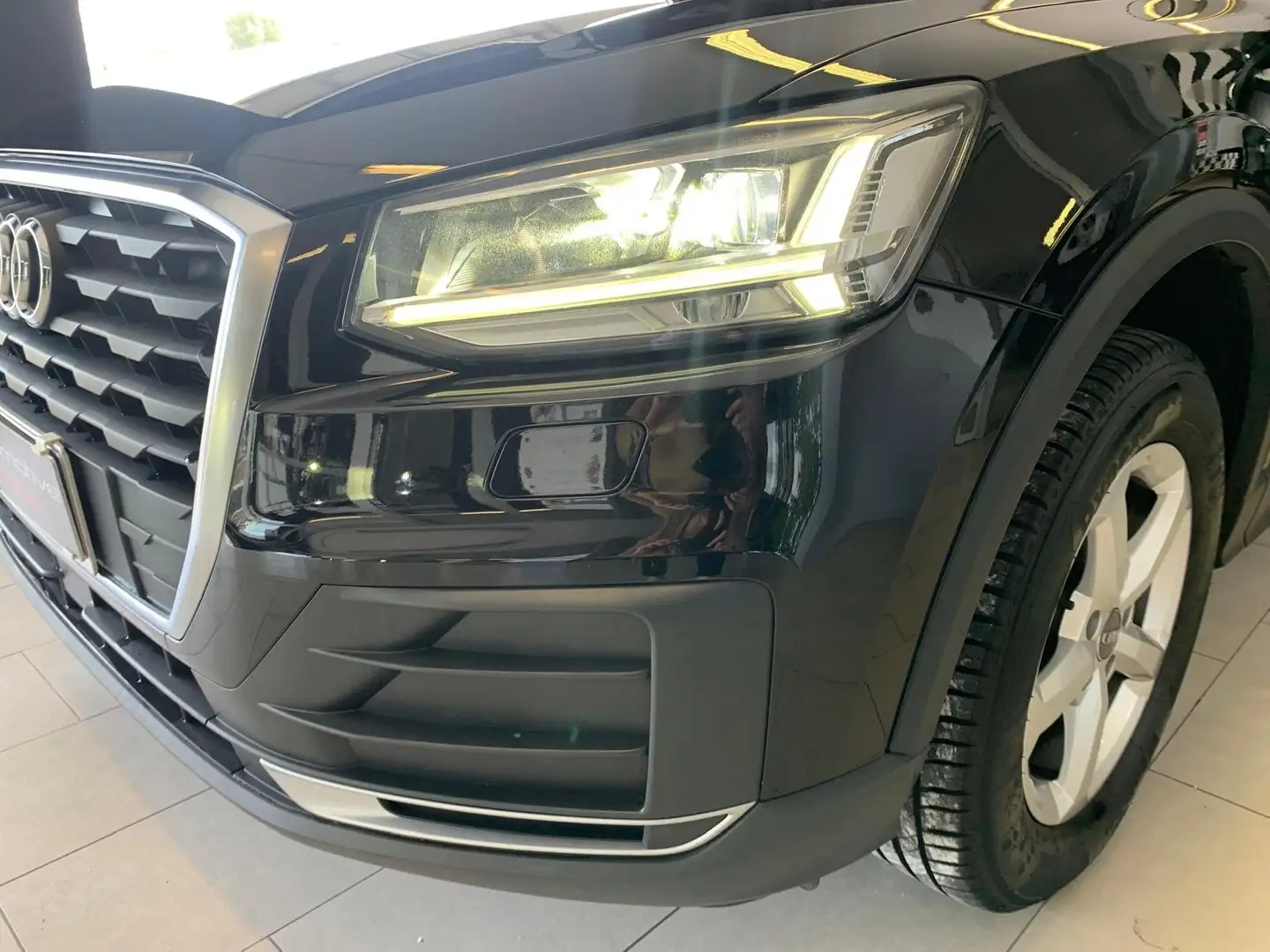 Audi Q2 1.0 tfsi Business Nero - 2