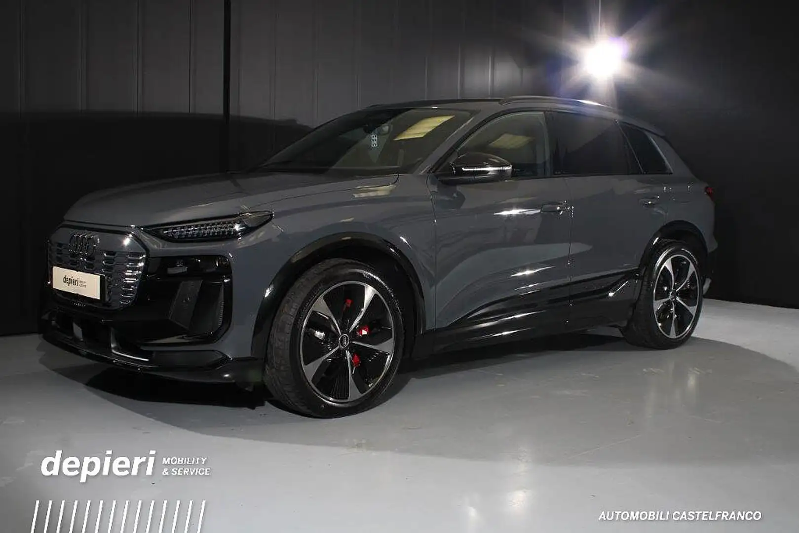 Audi SQ6 e-tron quattro edition One grey -BEV batt.94,9 Gris - 1
