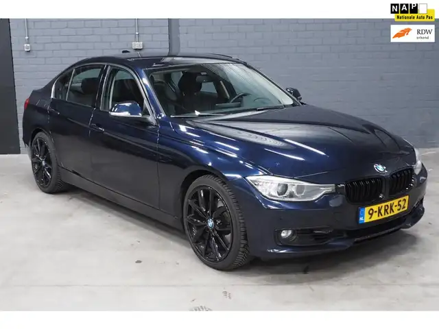 BMW 328 3-serie 328i High Executive