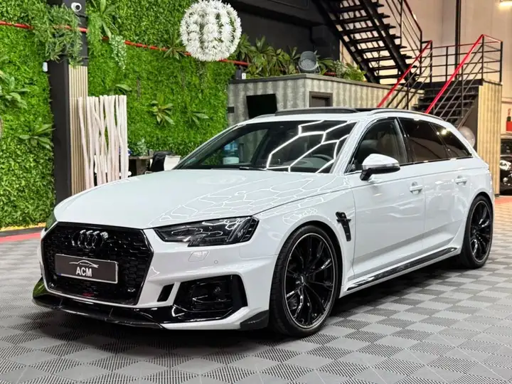 Audi RS4 Avant TFSI quattro tiptronic