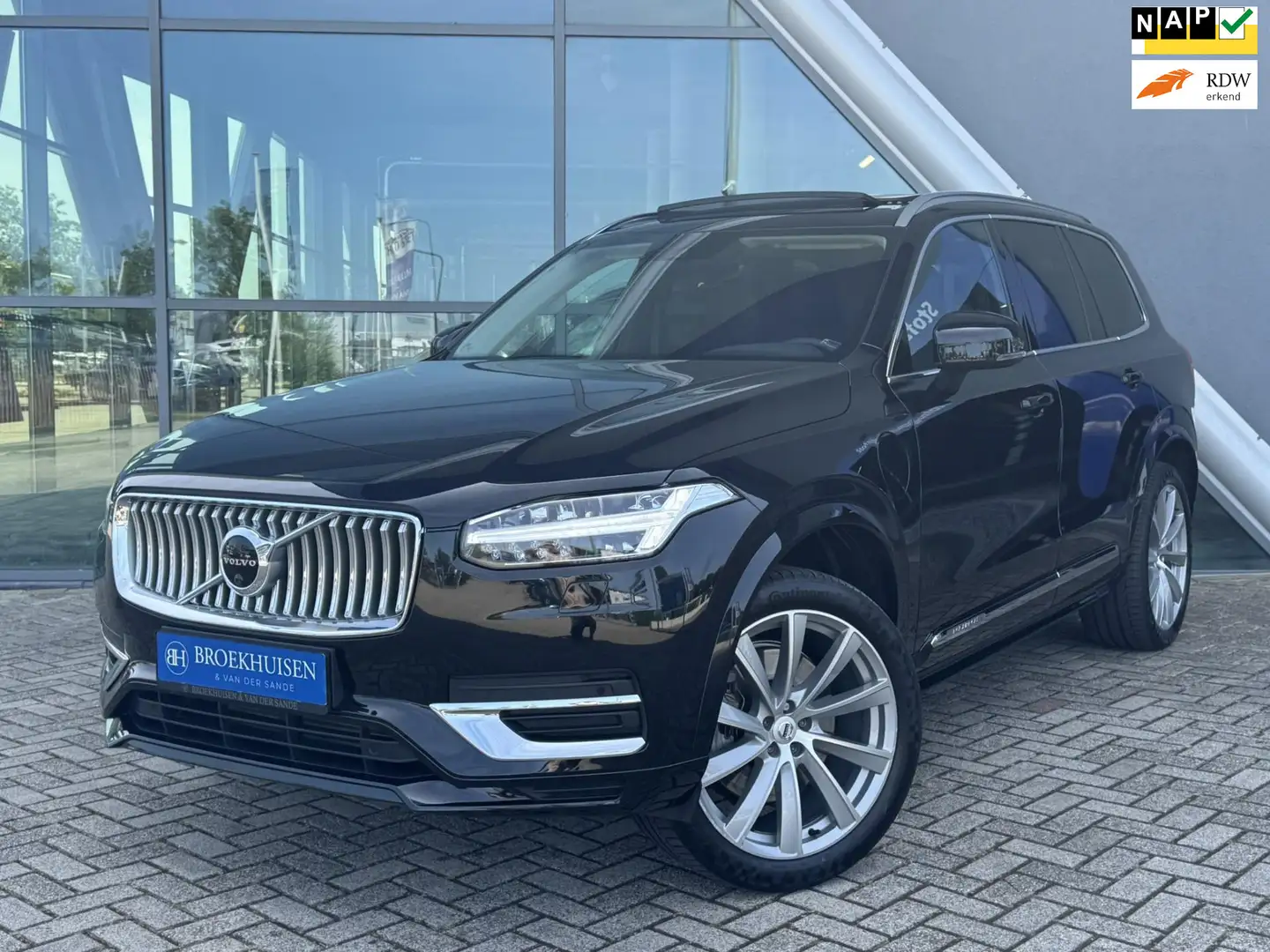Volvo XC90 2.0 T8 Recharge AWD Inscription Exclusive 393pk Pa Zwart - 1