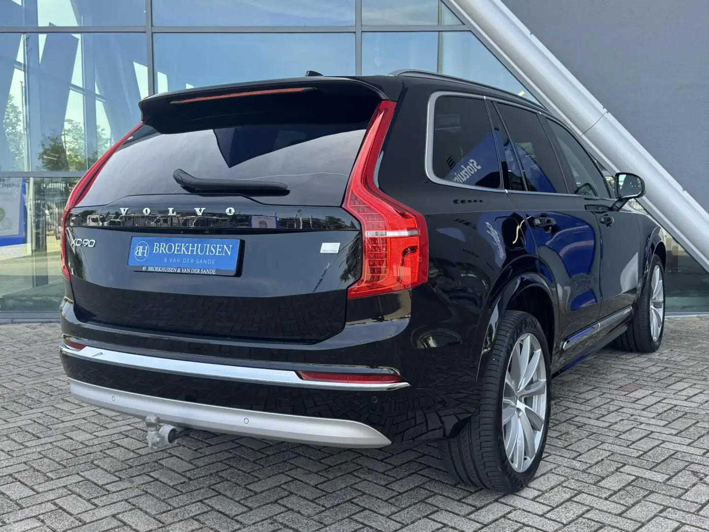 Volvo XC90 2.0 T8 Recharge AWD Inscription Exclusive 393pk Pa Zwart - 2