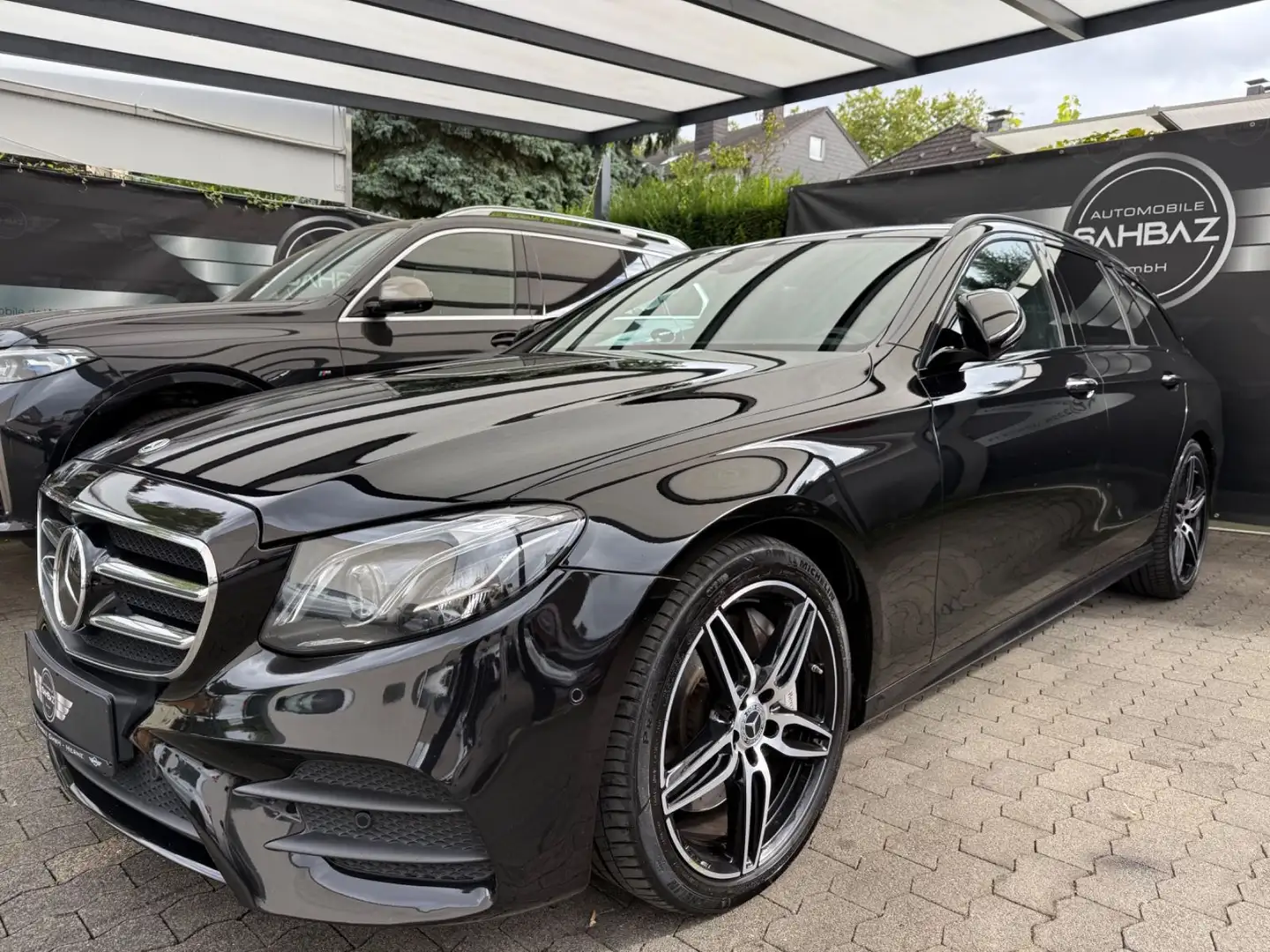 Mercedes-Benz E 400 d 4Matic*AMG*WIDE*PANO*HUDP*DIST*MULTIBEAM Schwarz - 2