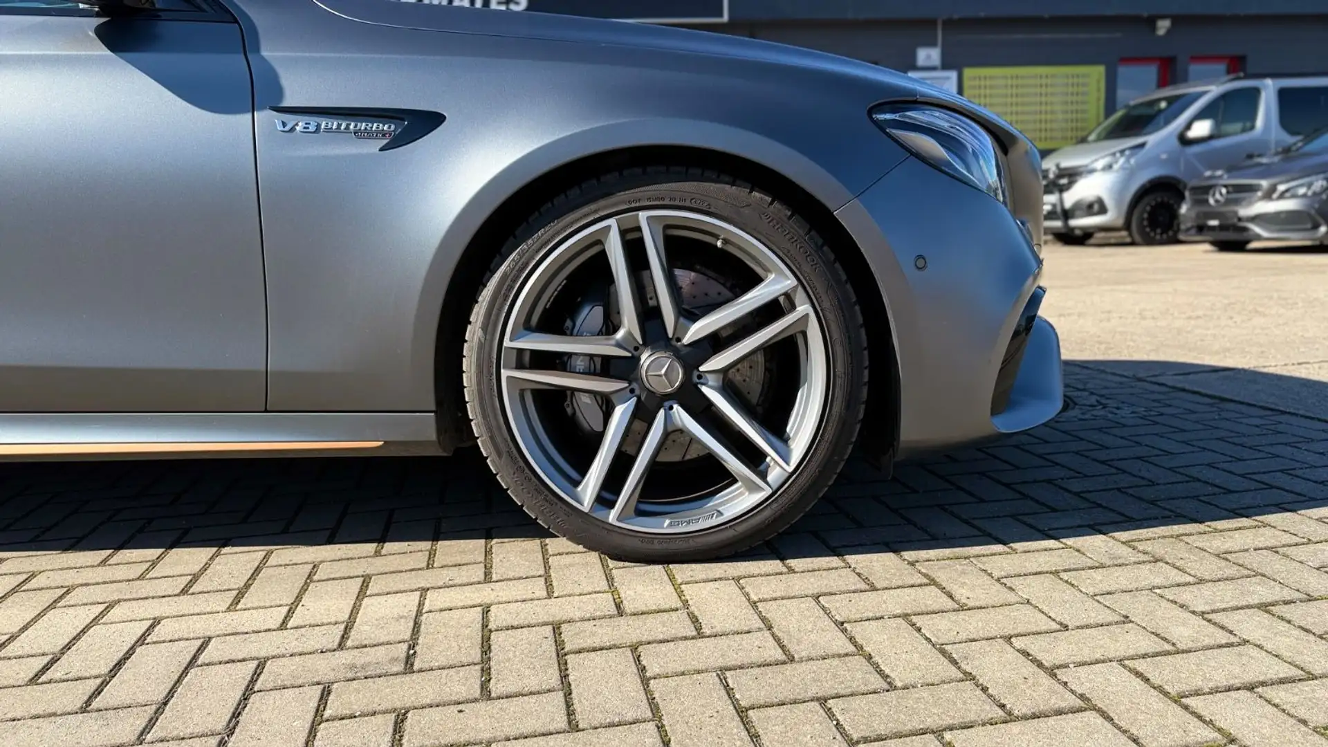 Mercedes-Benz E 63 AMG T-Modell 4Matic Pano Wide Airmatic 360° Gris - 2