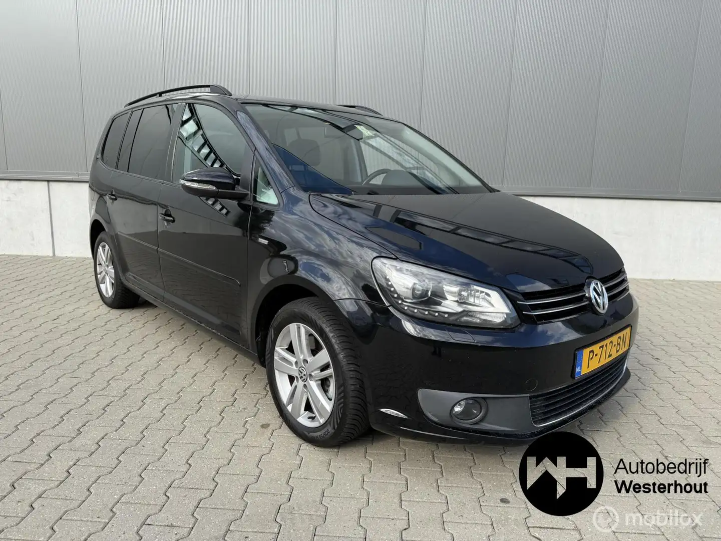 Volkswagen Touran 1.4 TSI 7p. Panoramadak Nieuwe APK Zwart - 1